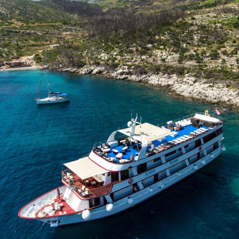 Complete 8-daagse cruise jacht langs de kust van Kroatië van Dubrovnik naar Split